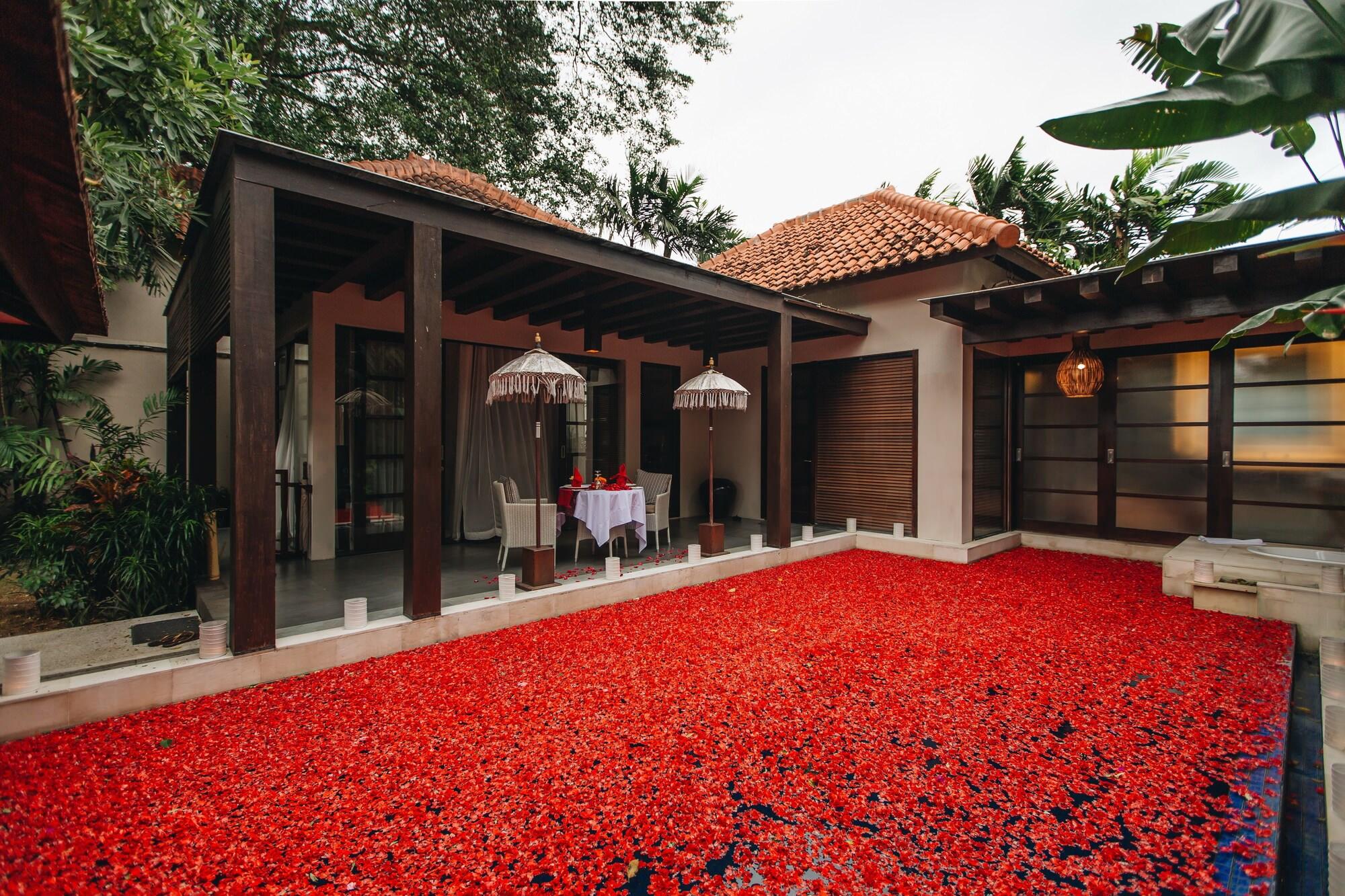 Alaya Dedaun Kuta Villa Legian Buitenkant foto