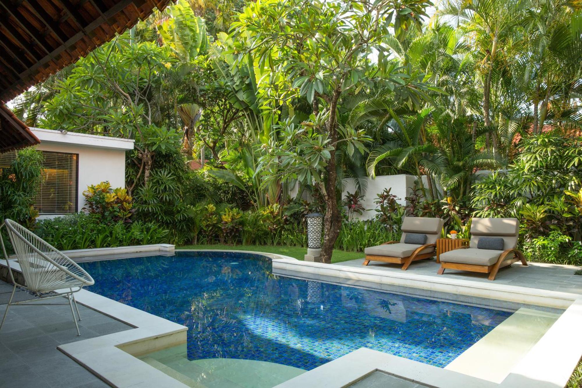 Alaya Dedaun Kuta Villa Legian Buitenkant foto