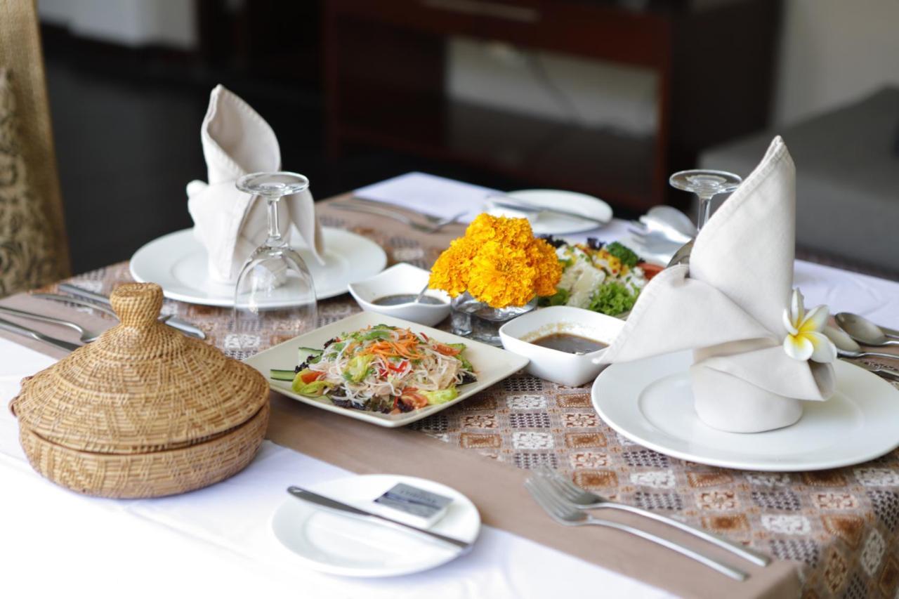 Alaya Dedaun Kuta Villa Legian Buitenkant foto
